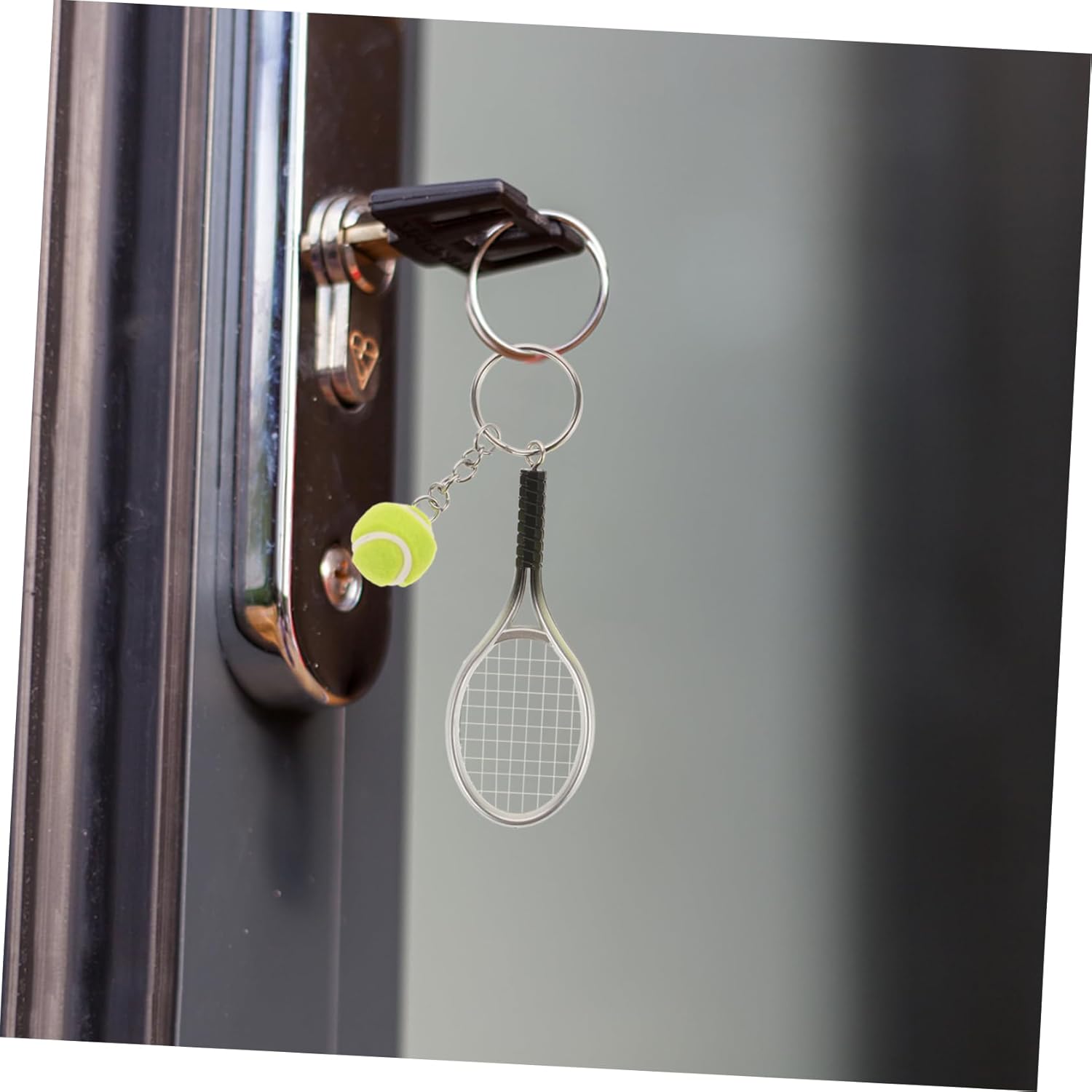 Didiseaon 2 Pcs Tennis Racket Keychains for Boys Party Favors