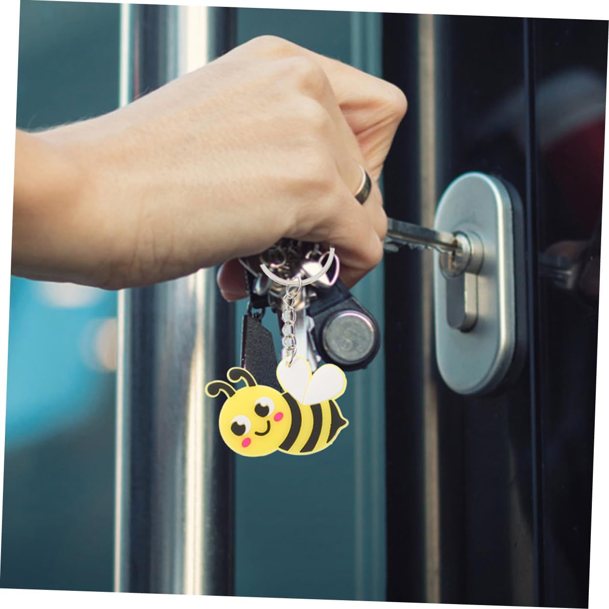Cabilock 20pcs Cute Bee Keychain Pendant for Backpacks and Party Favors