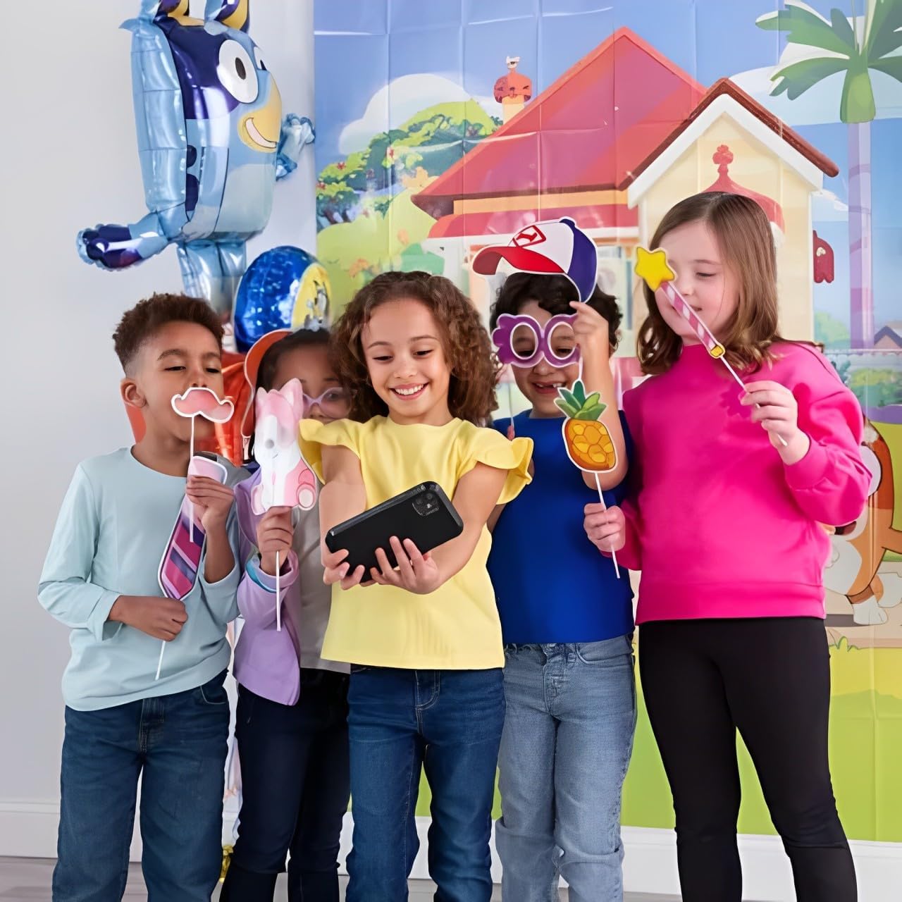 Exciting Bluey Scene Setter with Props Pack of 16