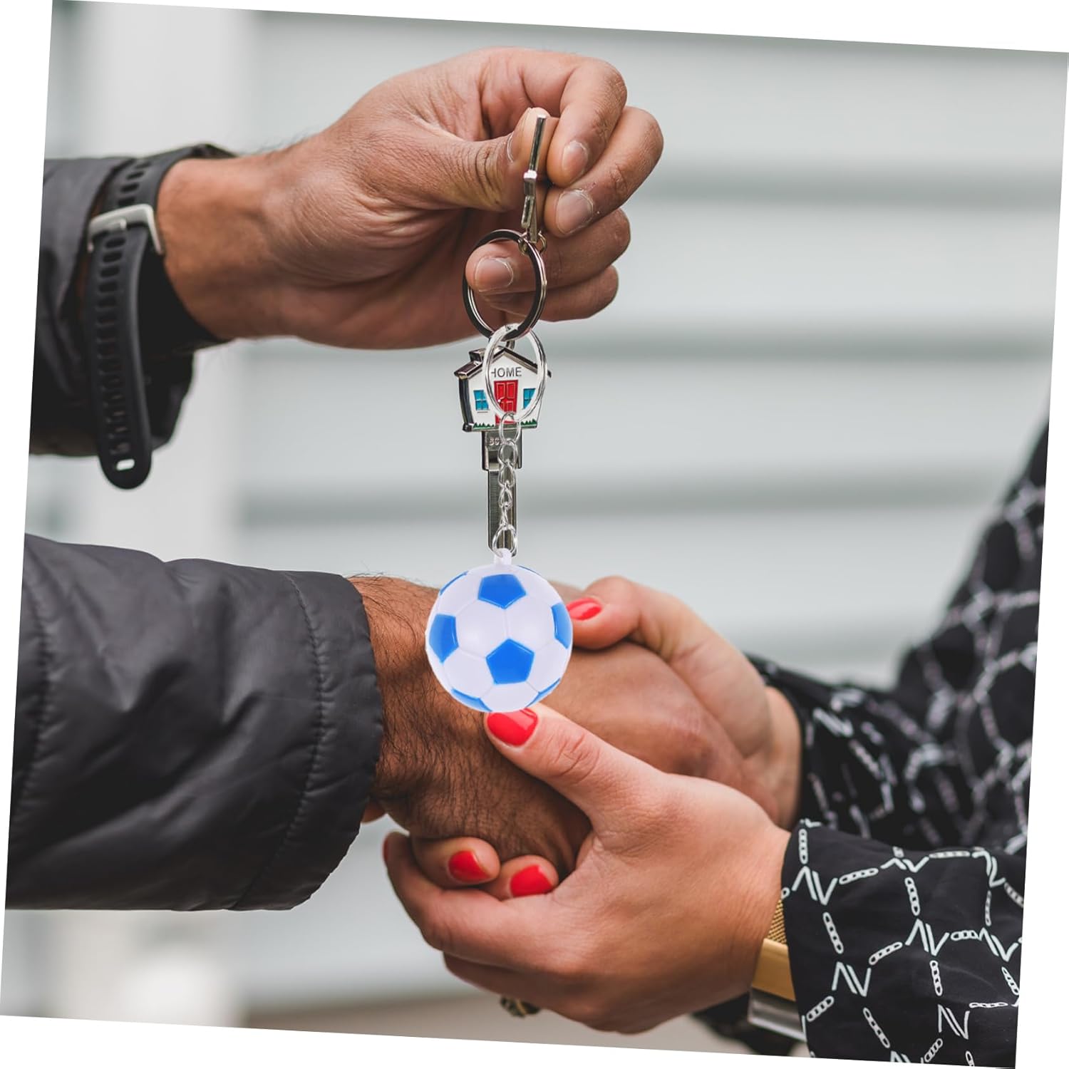 PRETYZOOM 2Pcs Blue Soccer Ball Keychains for Parties and Events